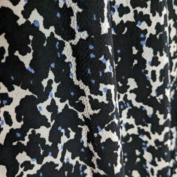 H&M Size 10 Abstract Long Sleeve Lined Dress w/ Buttons Up the Front - Picture 4 of 13